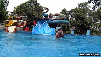 Aqua Village 18